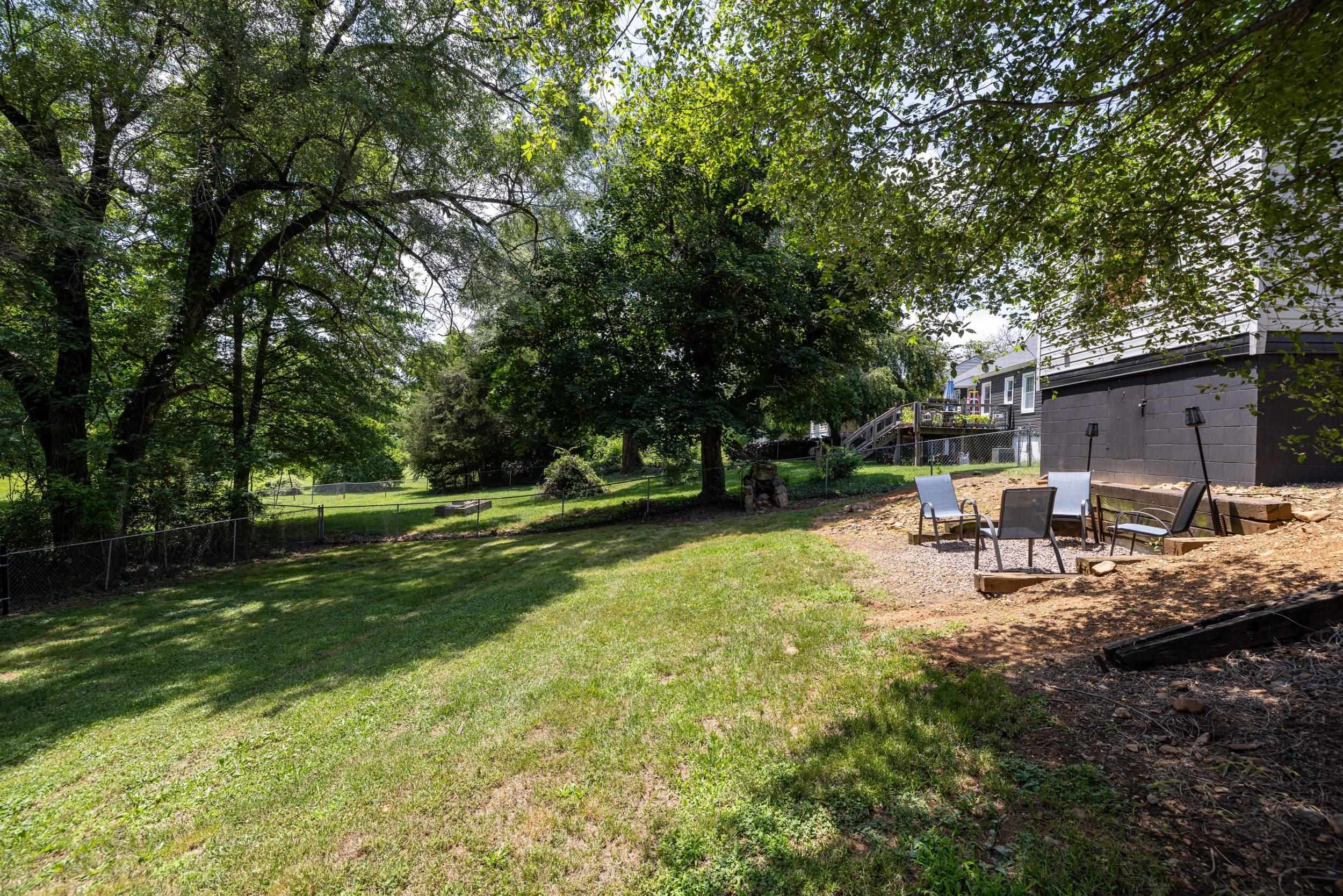 406 East Rockingham Street Elkton, VA 22827 - Photo 38 of 46