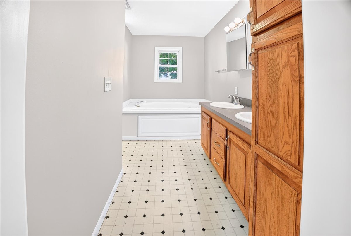 419 Center Street Mazon, IL 60444 - Photo 30 of 55 Gallery Image 30