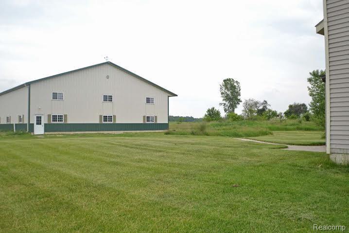 9456 North Fowlerville Road Fowlerville, MI 48836 - Photo 3 of 26 3.jpg