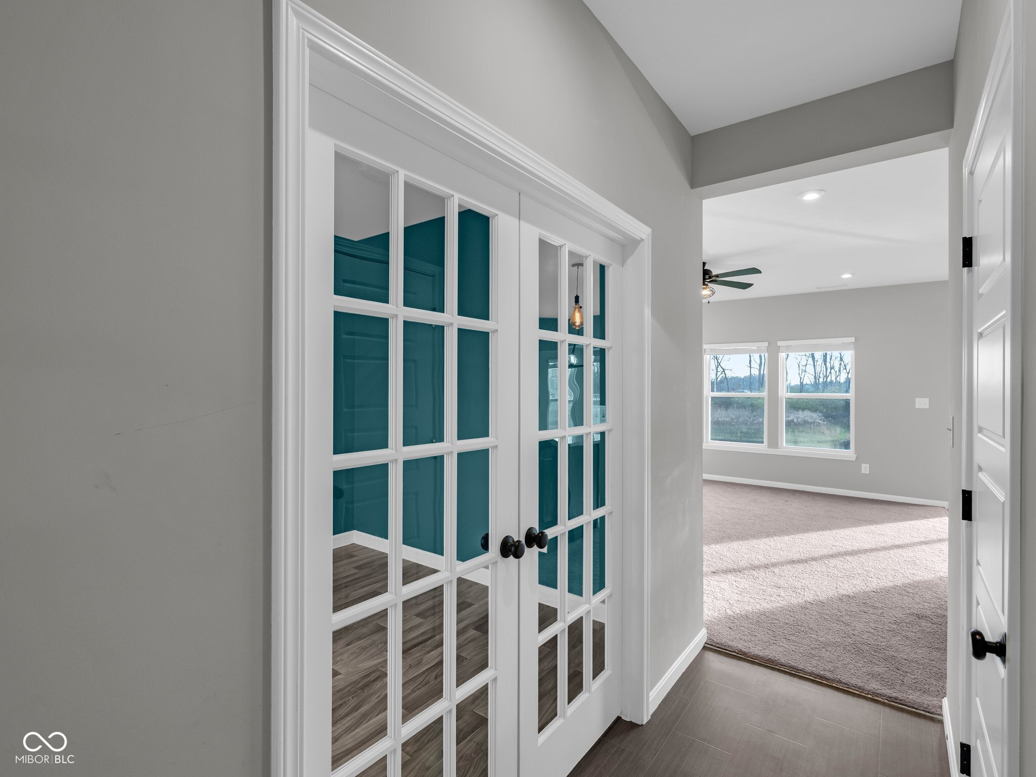 9715 Violet Circle Indianapolis, IN 46239 - Photo 4 of 27