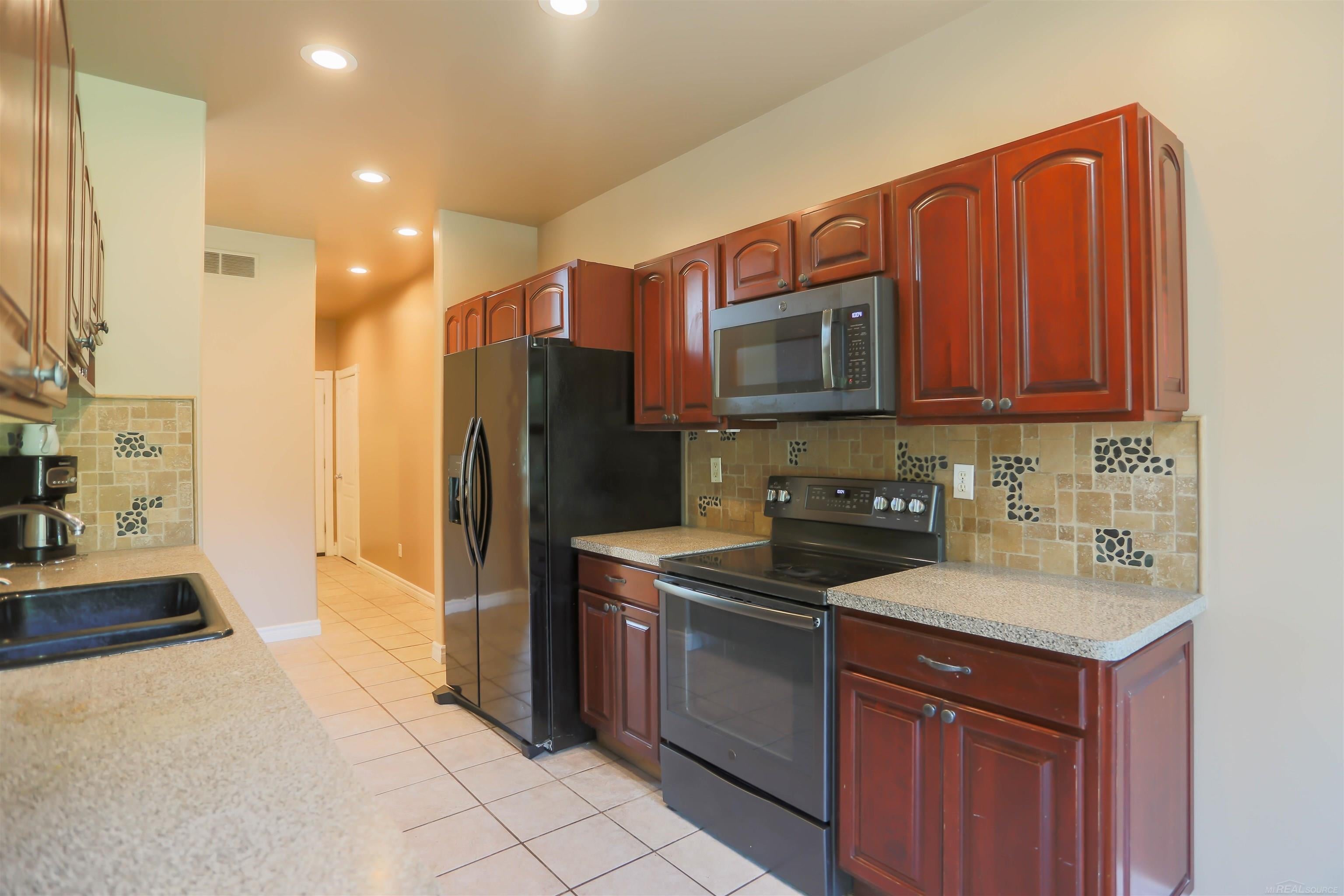 18475 Pratt Road Armada, MI 48005 - Photo 28 of 45 Gallery Image 28