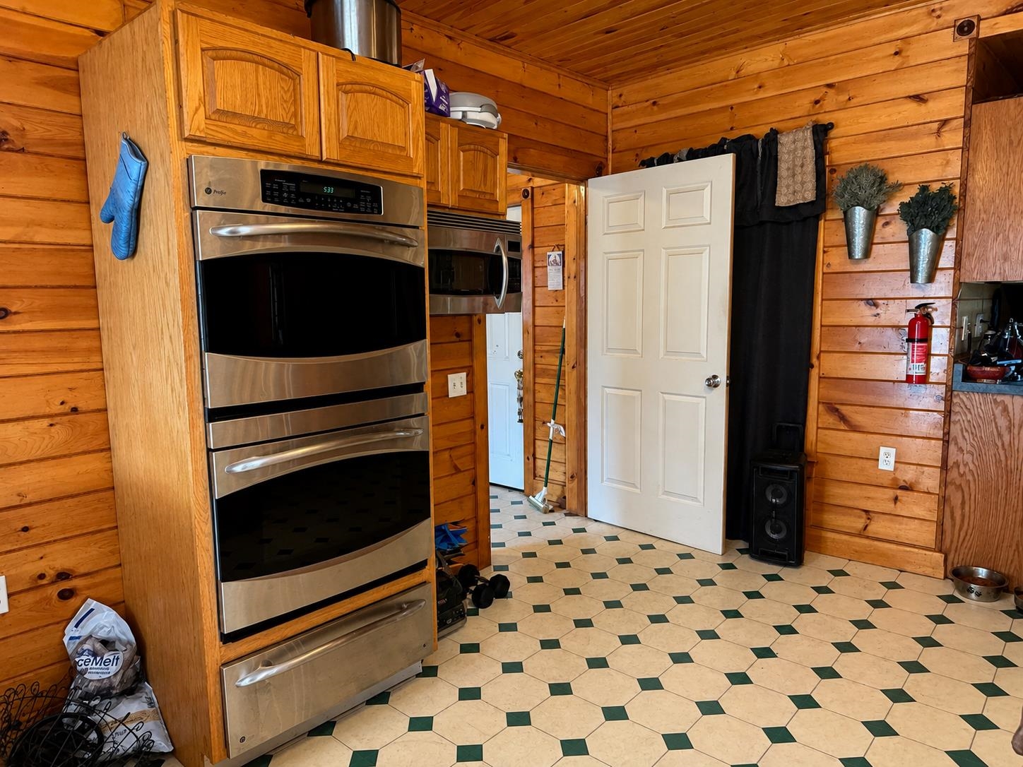 28 Cottage Street Newport, VT 05855 - Photo 7 of 33 Gallery Image 7