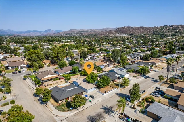 $2,600 | 910 Marlyce Lane, Hemet, CA 92543