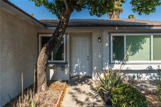 $2,600 | 910 Marlyce Lane, Hemet, CA 92543