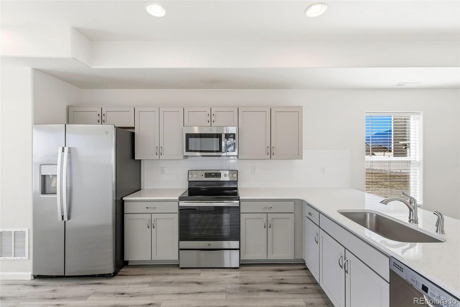 4121 Jericho Loop Colorado Springs, CO 80916 - Photo 13 of 35