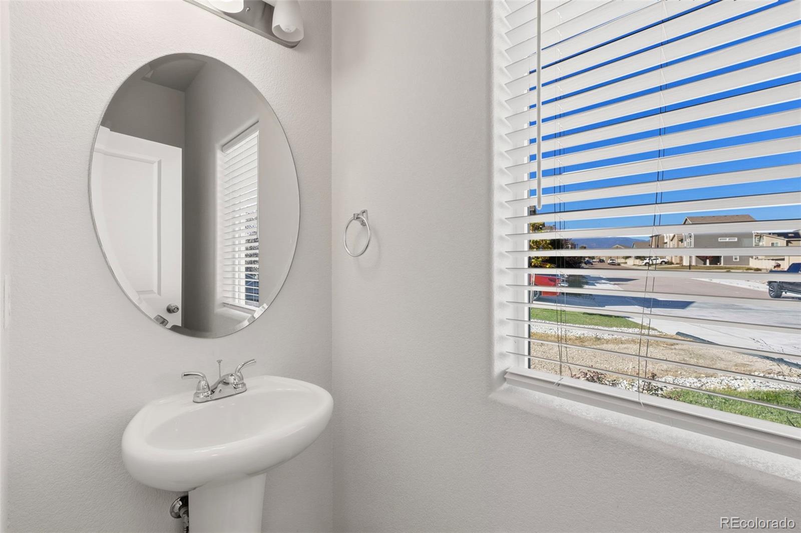 4121 Jericho Loop Colorado Springs, CO 80916 - Photo 10 of 35