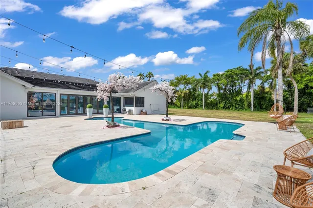 a park view with a entertaining space