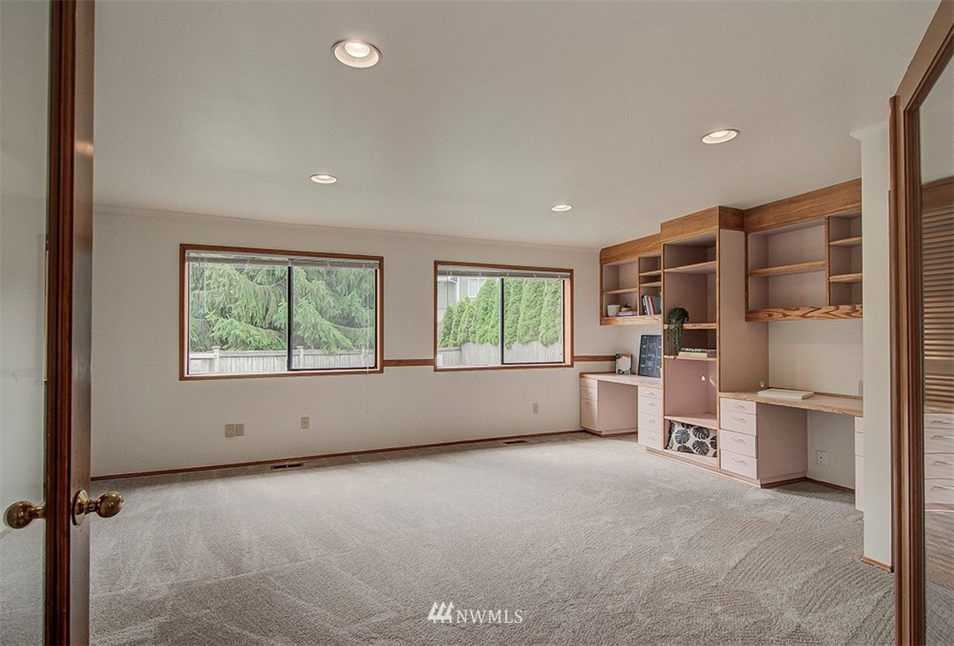 4807 Northeast 21st Street Renton, WA 98059 - Photo 8 of 20 Gallery Image 8