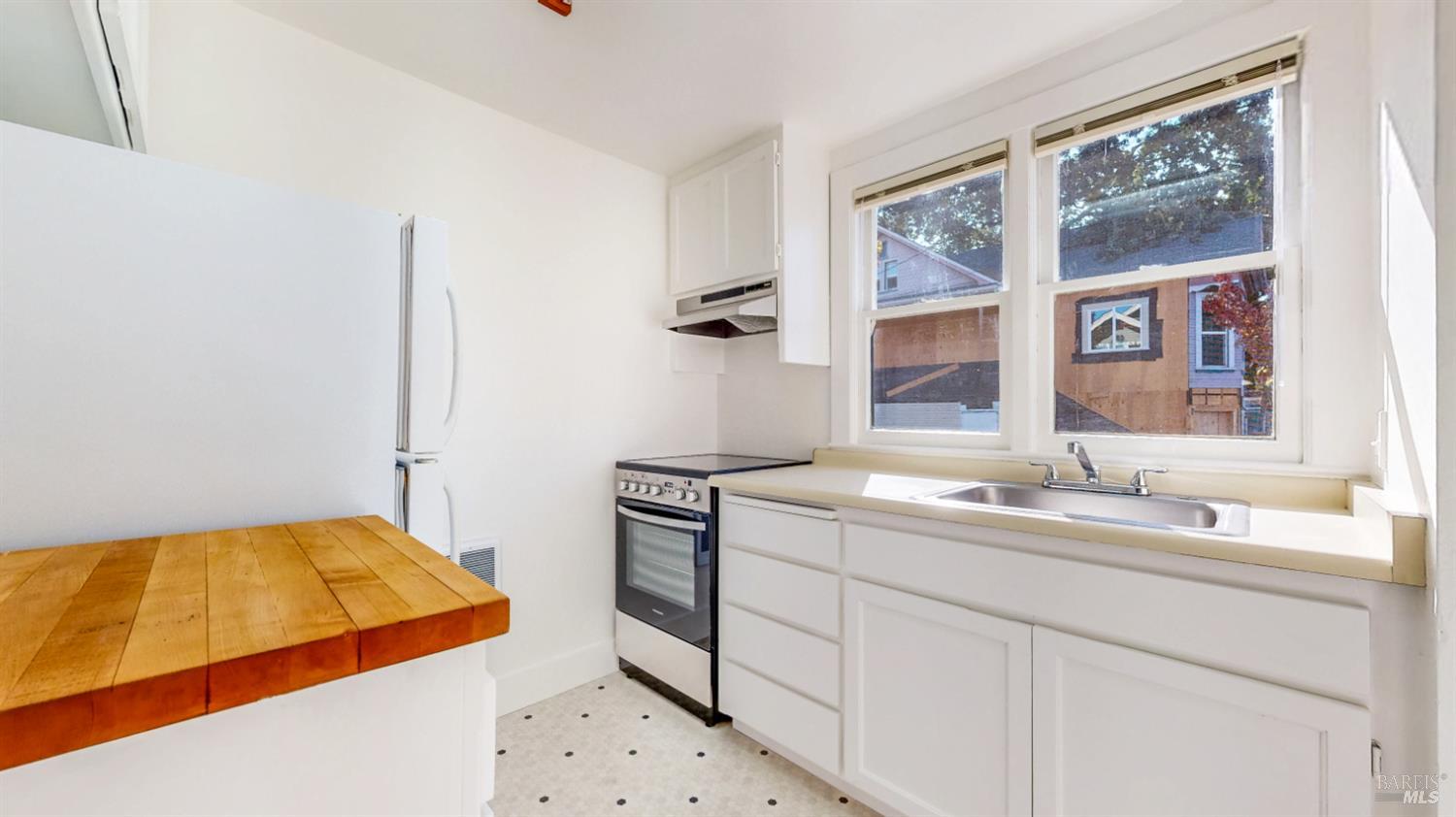 625 Humboldt Street Santa Rosa, CA 95404 - Photo 3 of 19