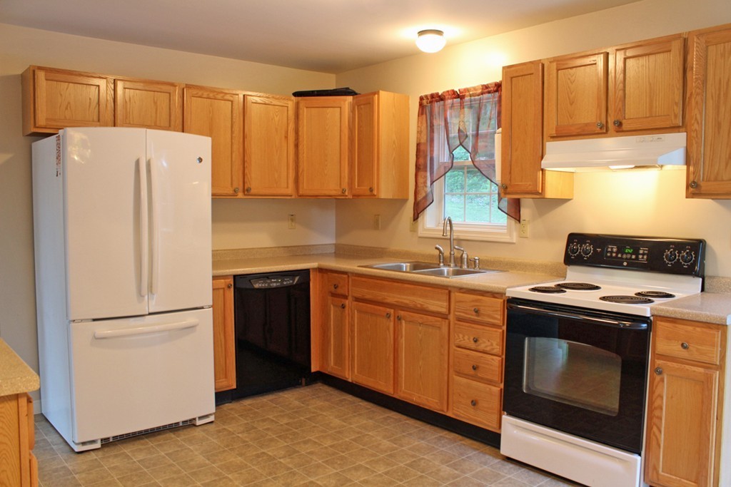 111 Old State Road Erving, MA 01344 - Photo 5 of 30 Gallery Image 5