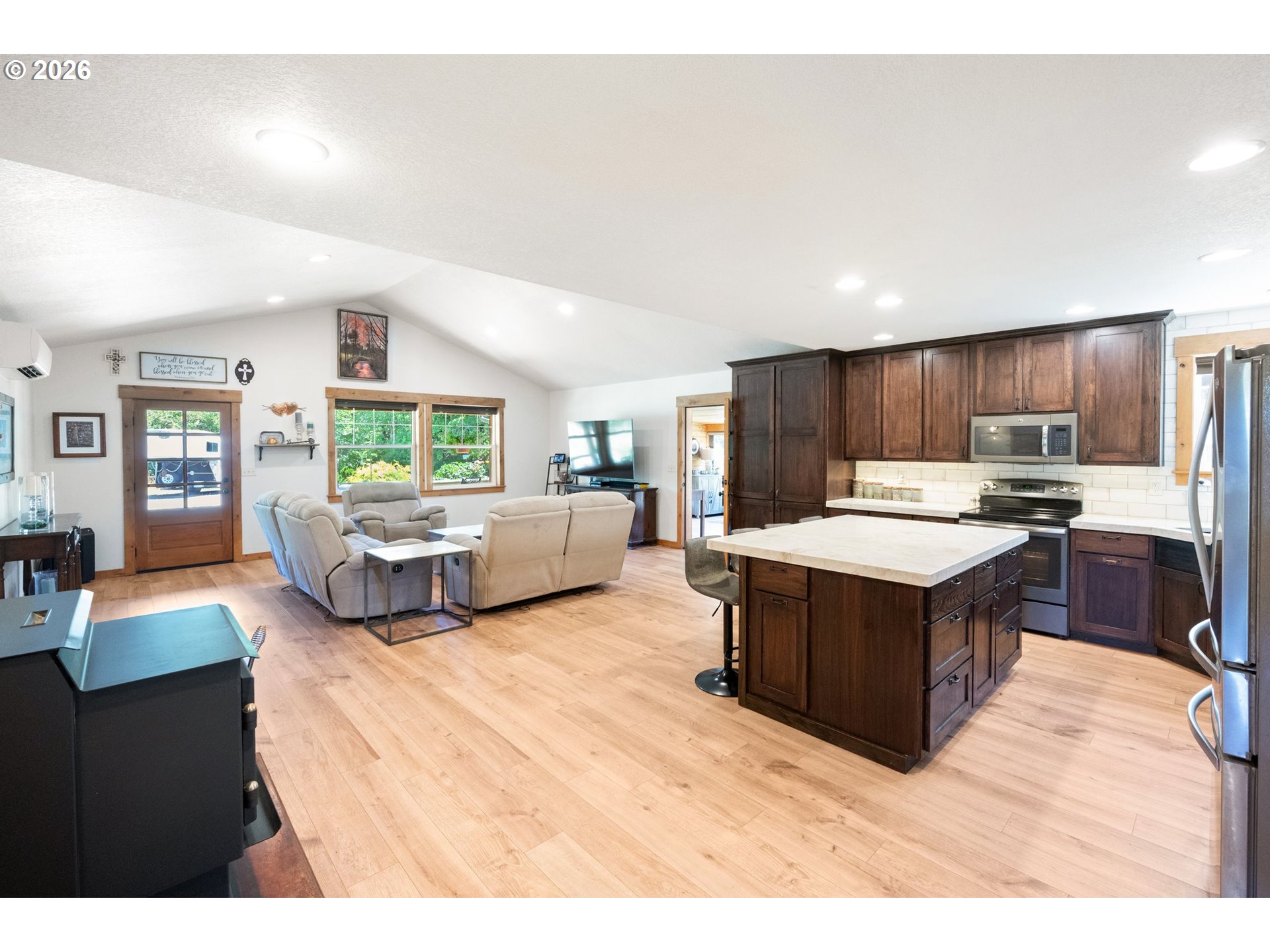 4500 Hart Road Dallas, OR 97338 - Photo 5 of 48