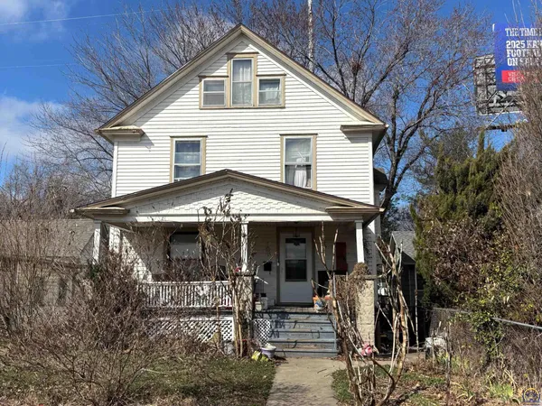 207 Southwest Van Buren Street, Topeka, KS 66603