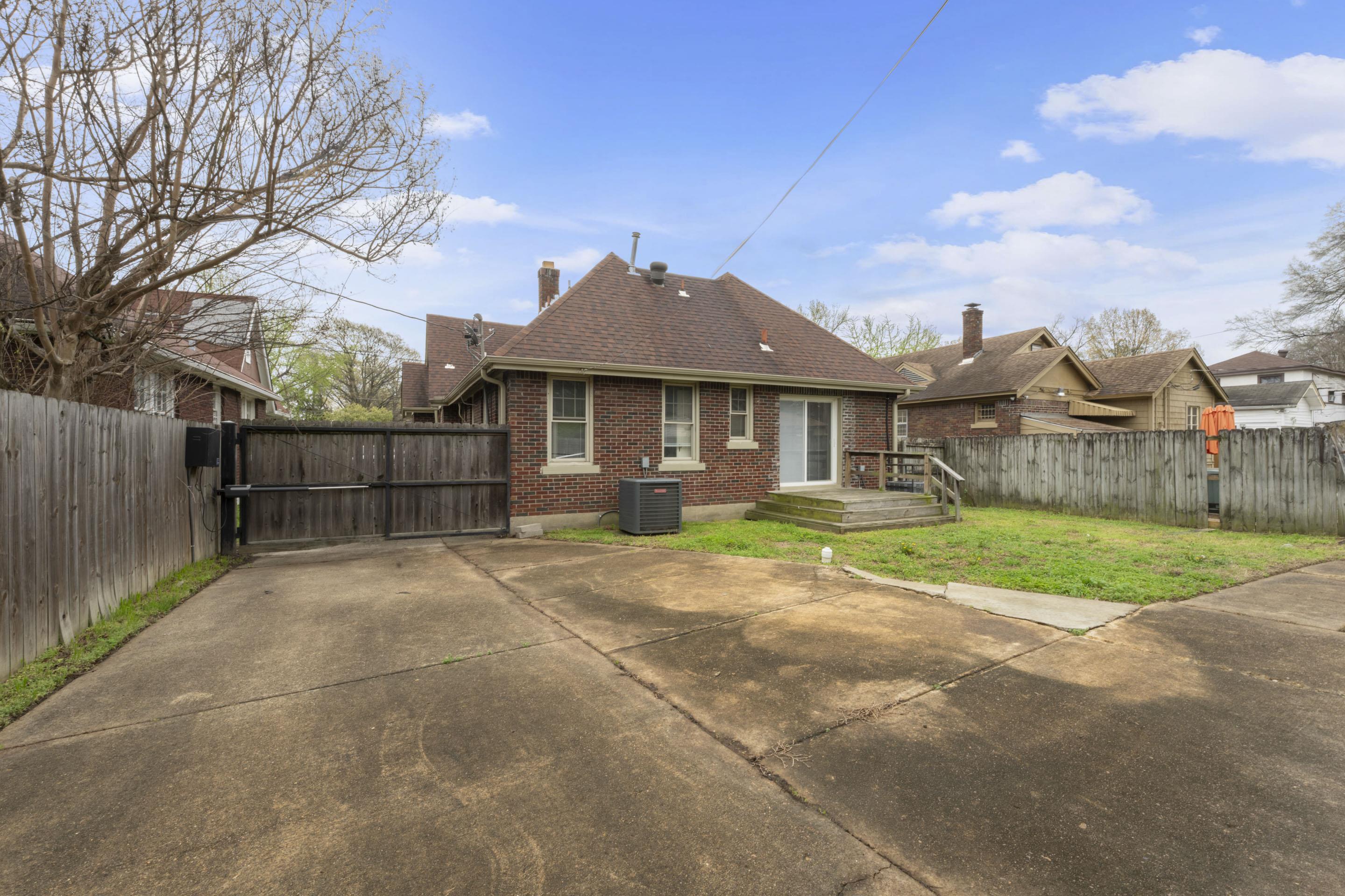 929 University Street Memphis, TN 38107 - Photo 23 of 28