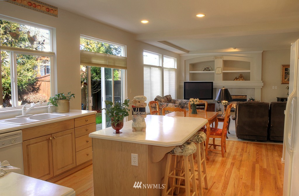 18563 173rd Way Southeast Renton, WA 98058 - Photo 5 of 22