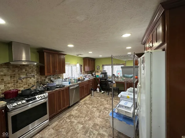 $225,000 | 10175 South County Road 525 West, Reelsville, IN 46171