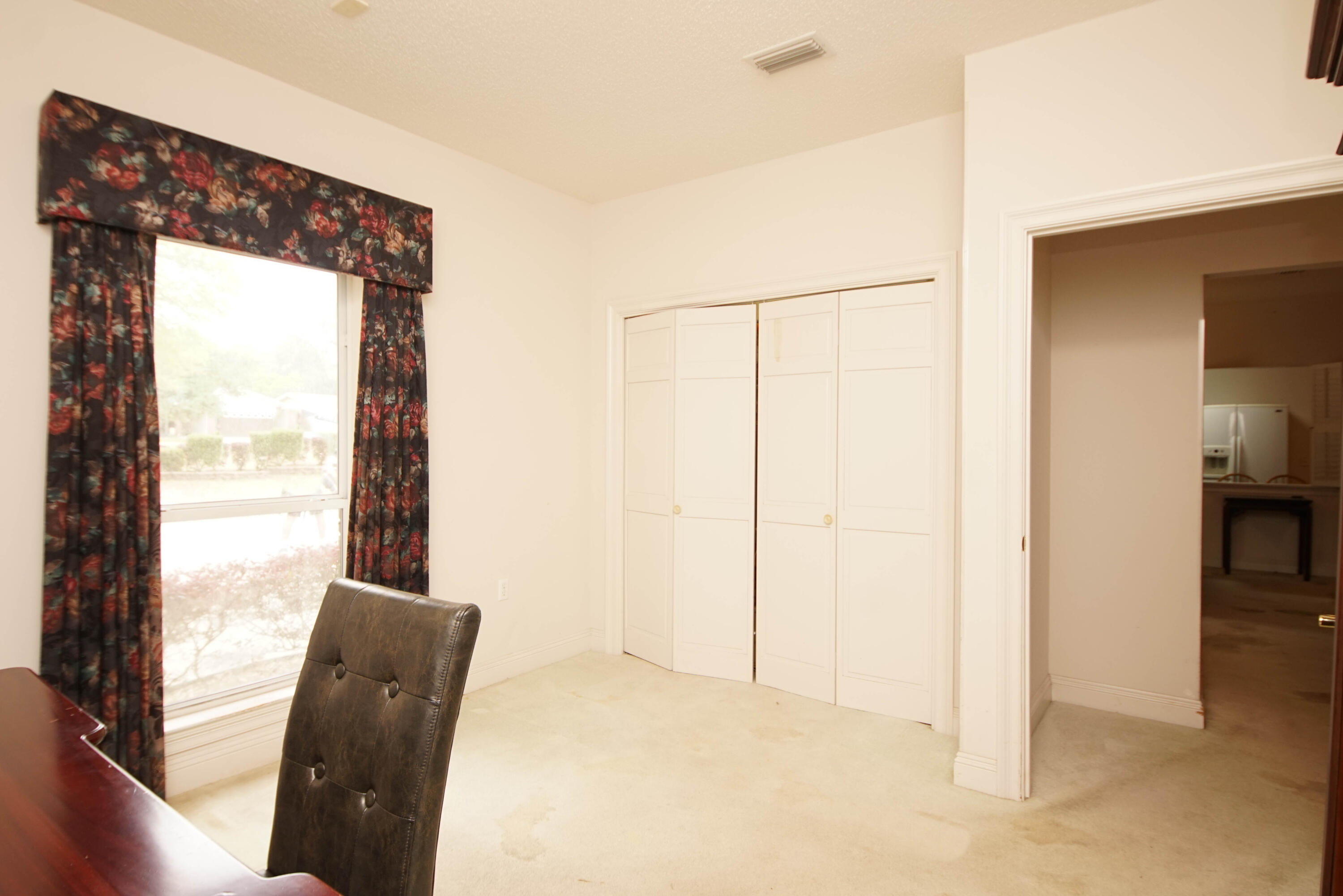 600 Northwest Mooney Road Fort Walton Beach, FL 32547 - Photo 28 of 35 a view of a livingroom with furniture