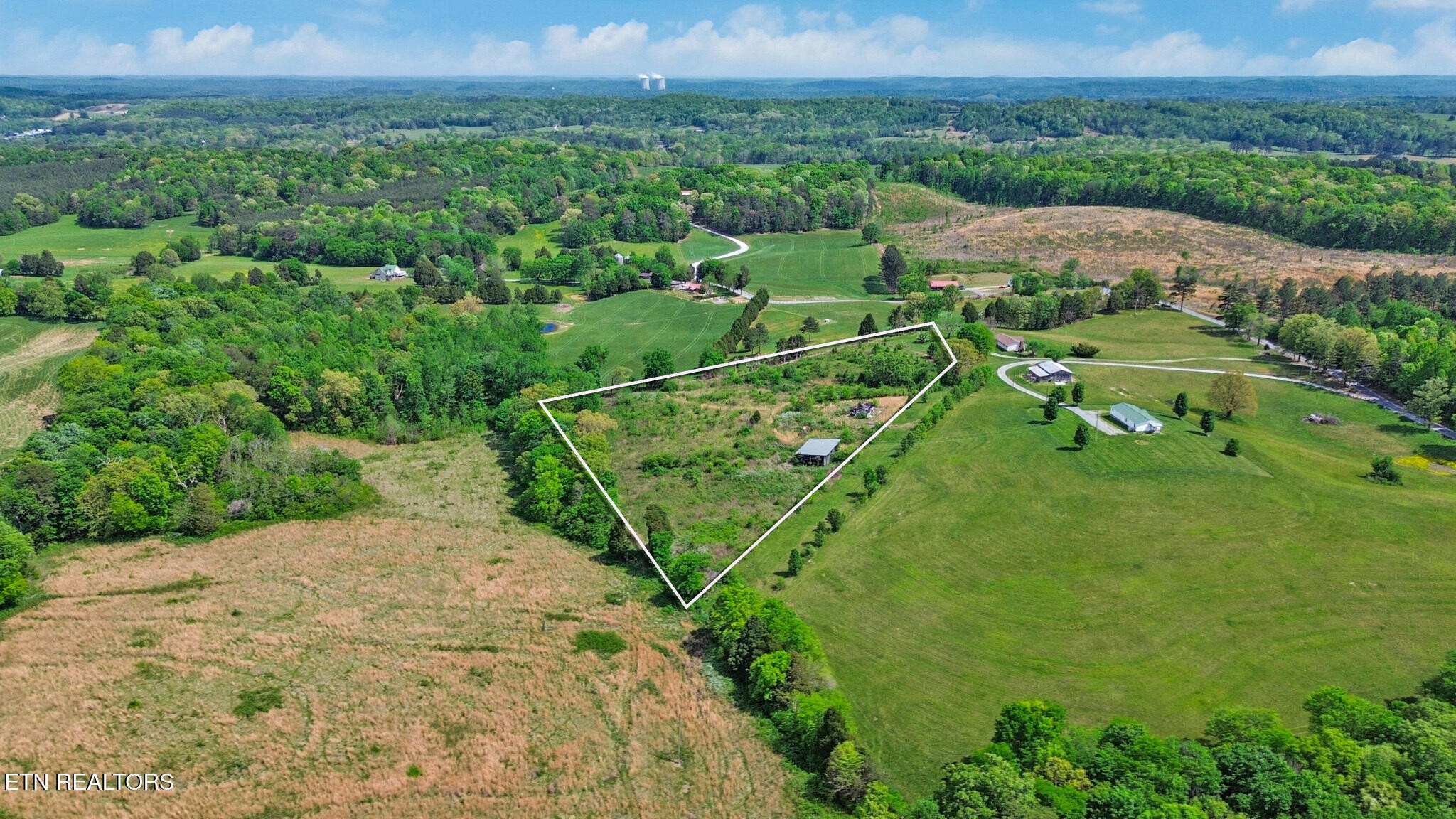 515 Trentham Road Spring City, TN 37381 - Photo 1 of 14 Gallery Image 1