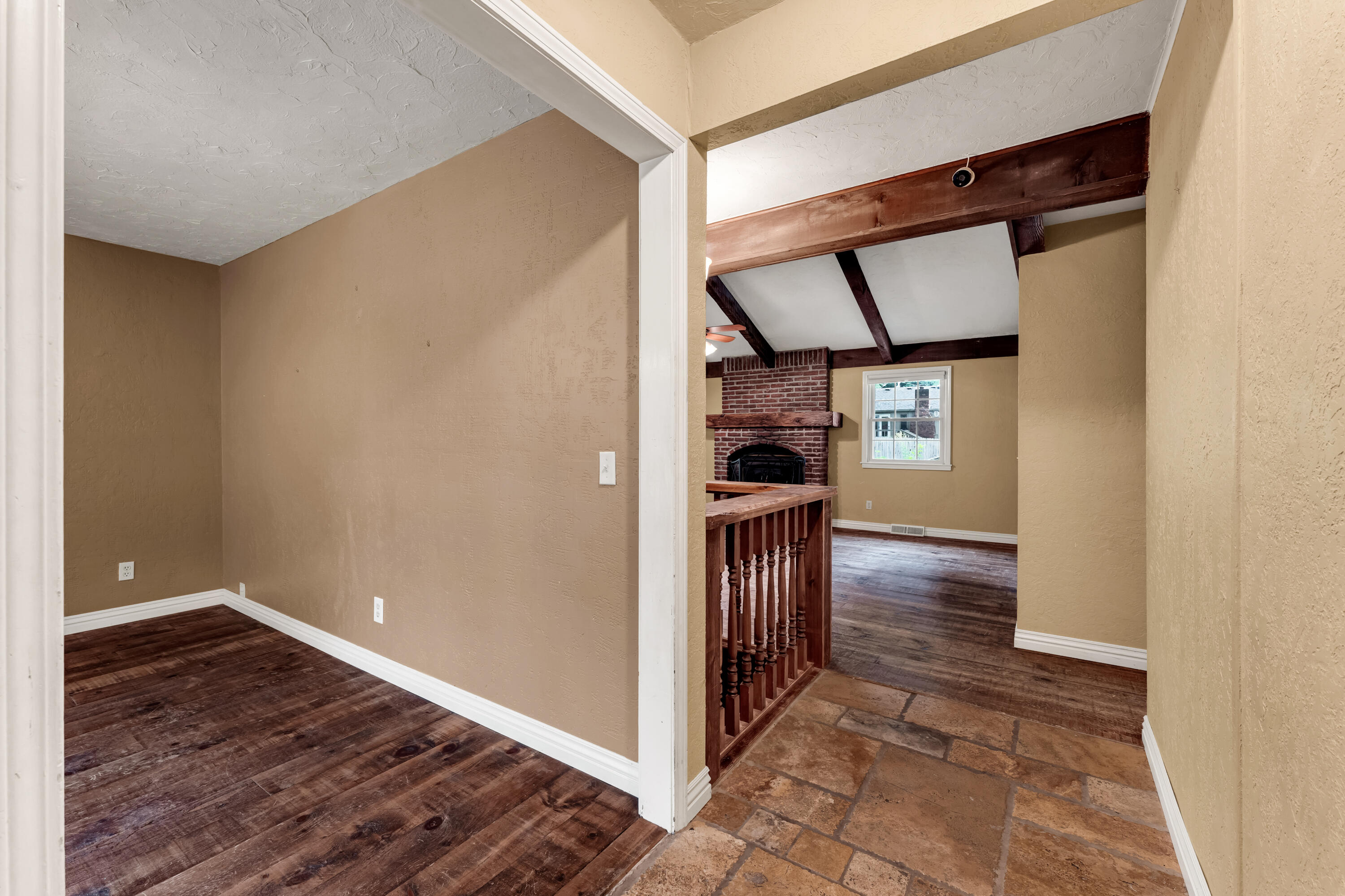1375 East Dunkirk Street Springfield, MO 65804 - Photo 13 of 39 Entryway2