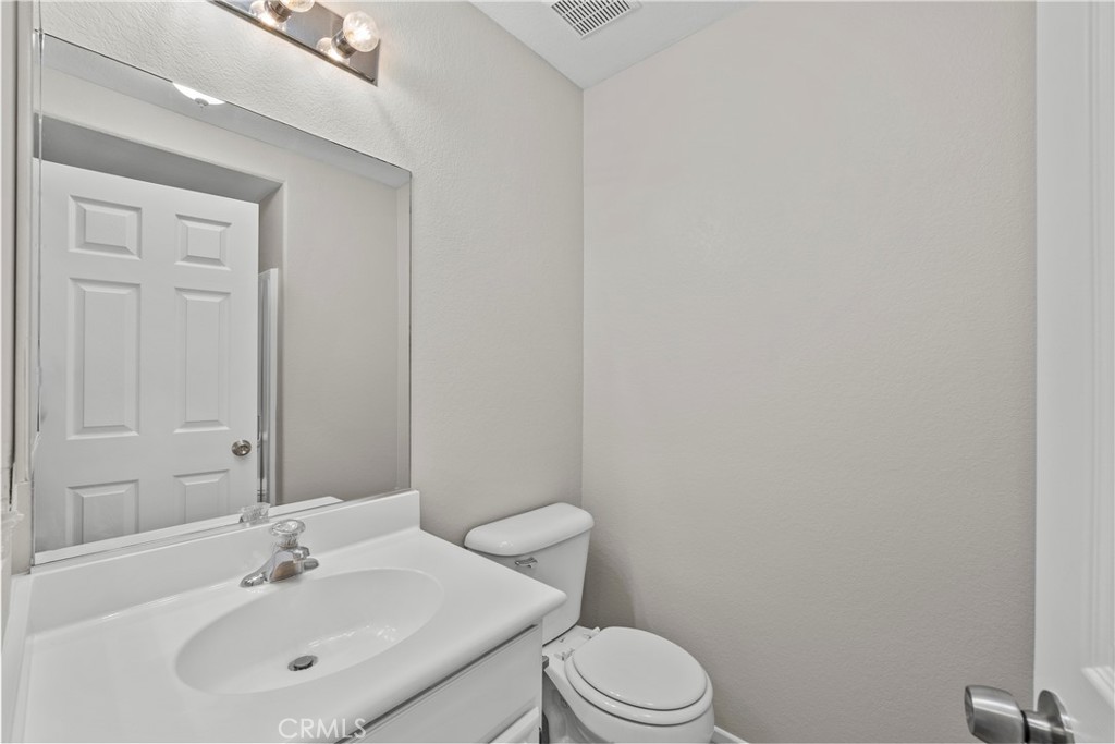 5741 Spice Street Lancaster, CA 93536 - Photo 14 of 44 Bath