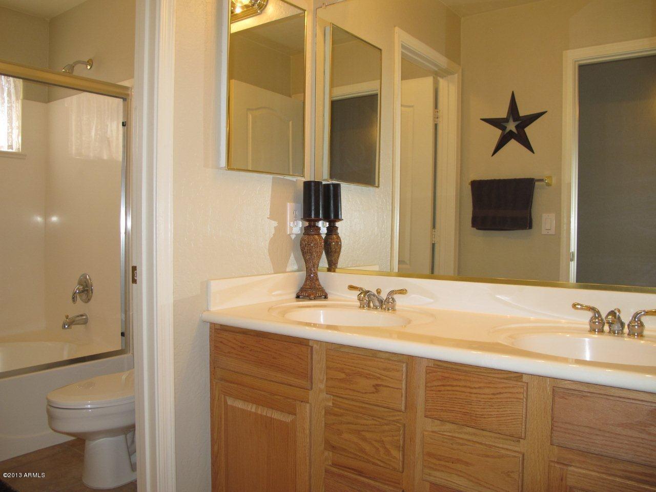 263 East Bridle Way Gilbert, AZ 85295 - Photo 31 of 43 BATH2A UP