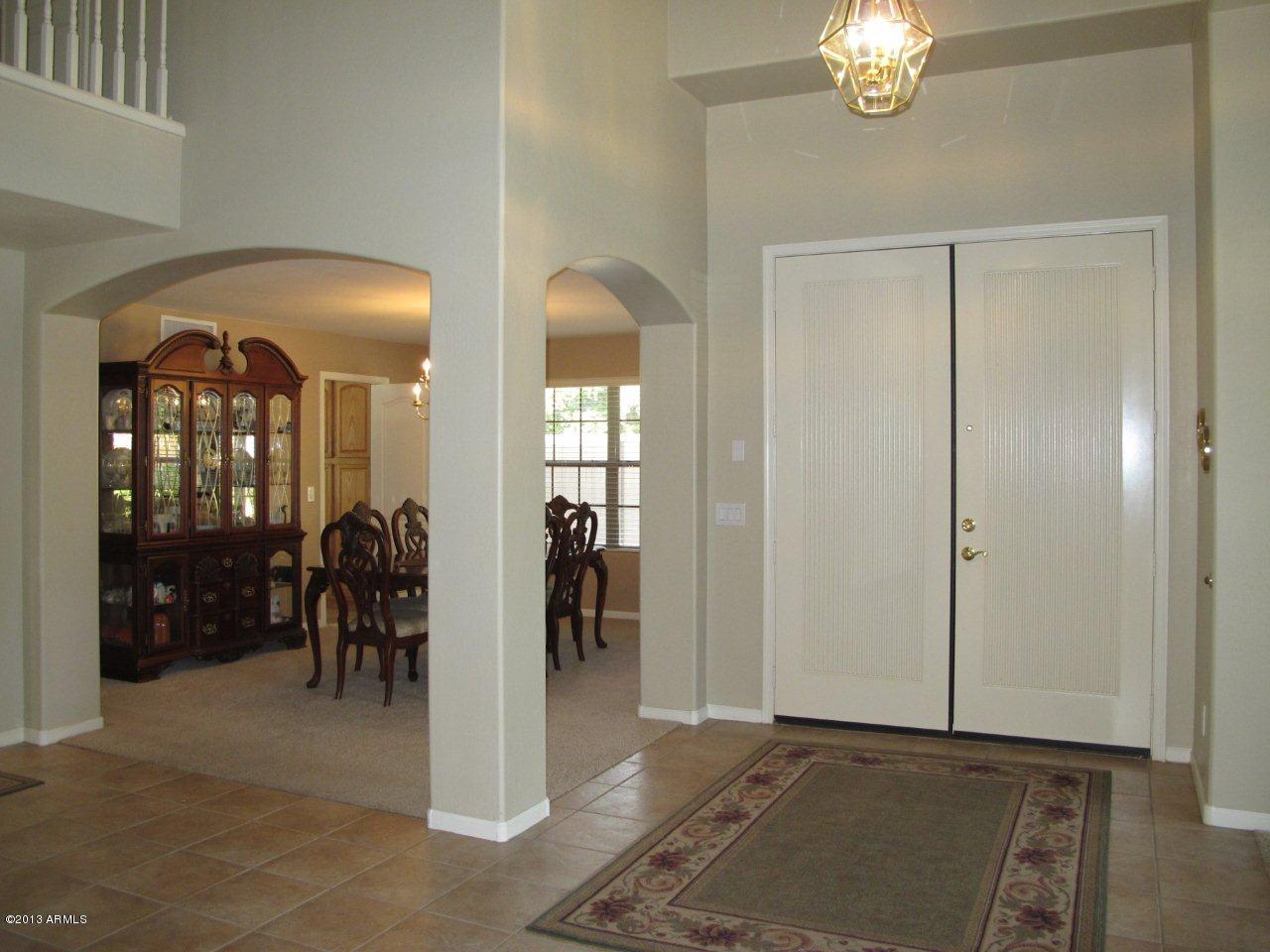 263 East Bridle Way Gilbert, AZ 85295 - Photo 4 of 43 FOYER1