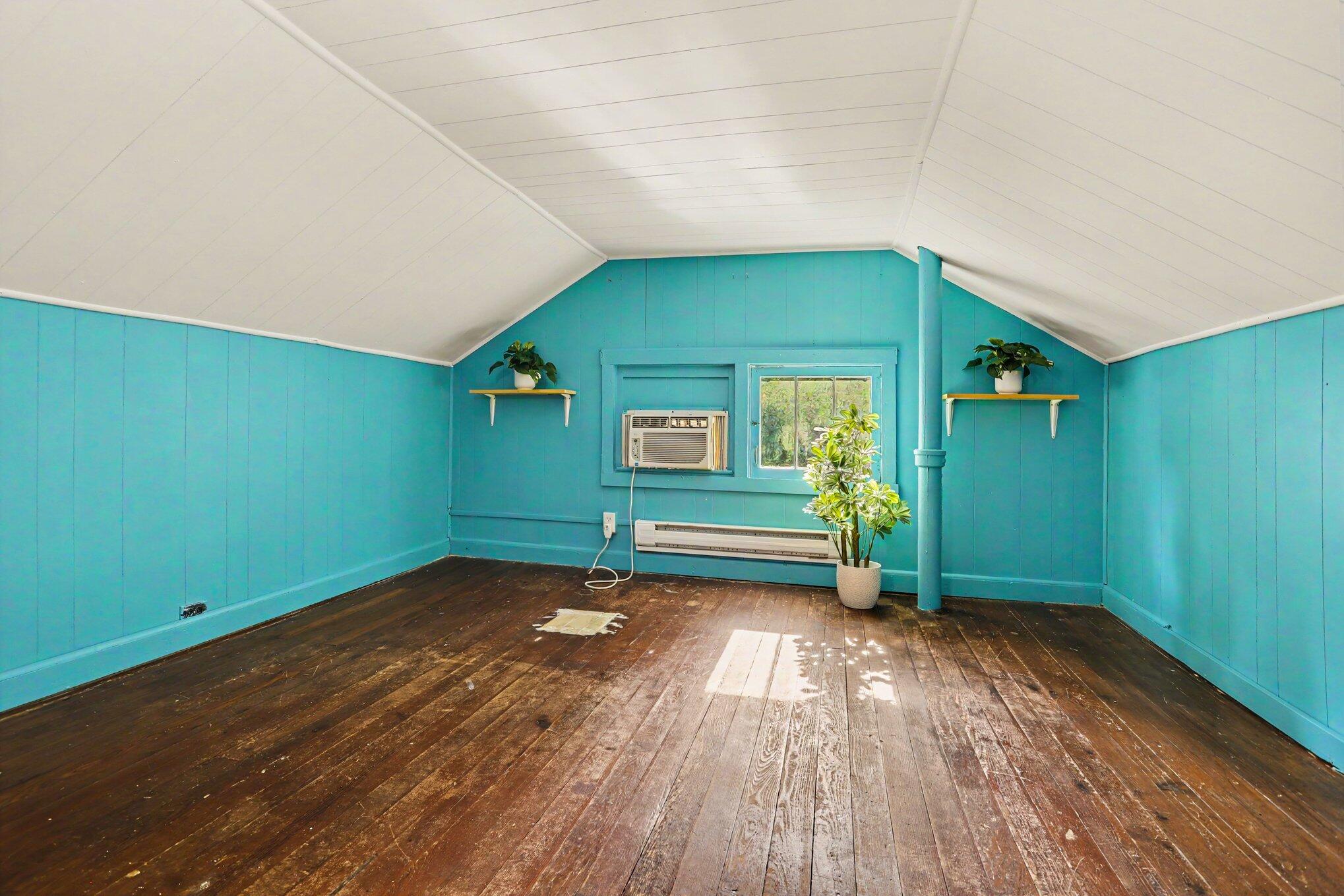 1213 Whites Road Kalamazoo, MI 49008 - Photo 11 of 23 011_file_6357
