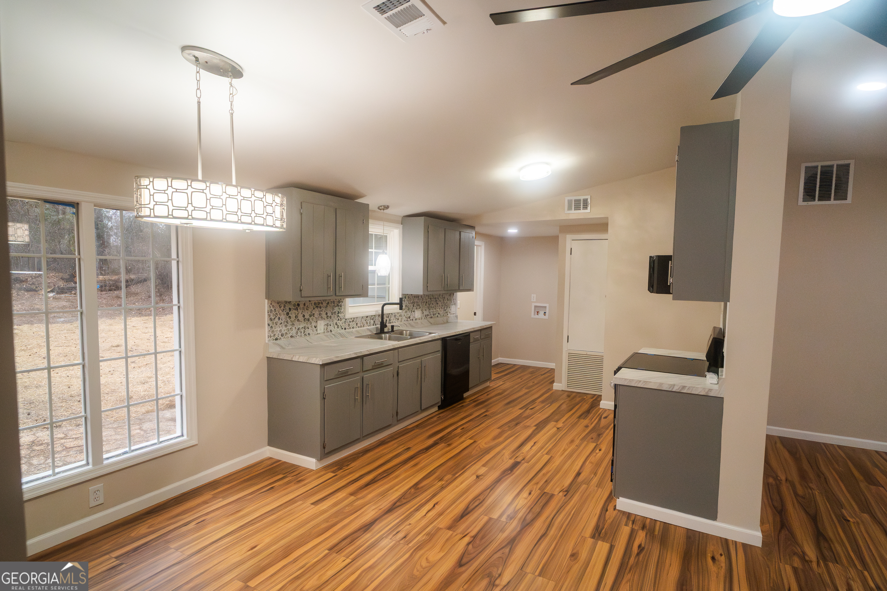 109 Calvin Court Warner Robins, GA 31093 - Photo 8 of 25