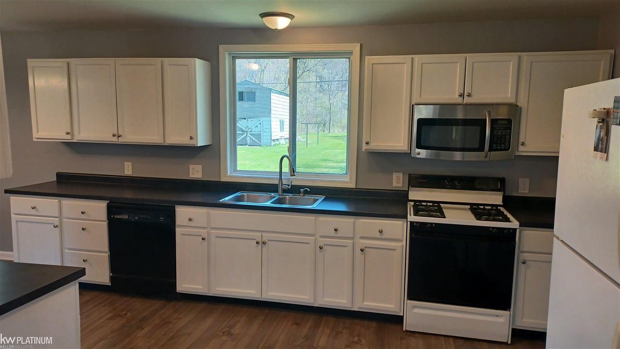3262 Rabidue Road North Street, MI 48049 - Photo 8 of 38