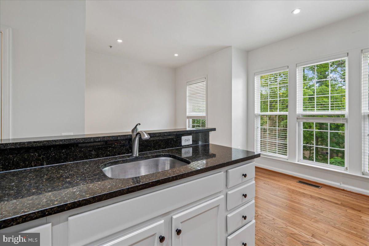11516 Clairmont View Way Silver Spring, MD 20902 - Photo 13 of 34 Kitchen perfect view