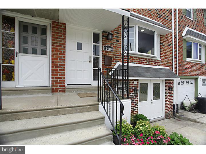 12404 Sweet Briar Road Philadelphia, PA 19154 - Photo 2 of 25 Exterior Front
