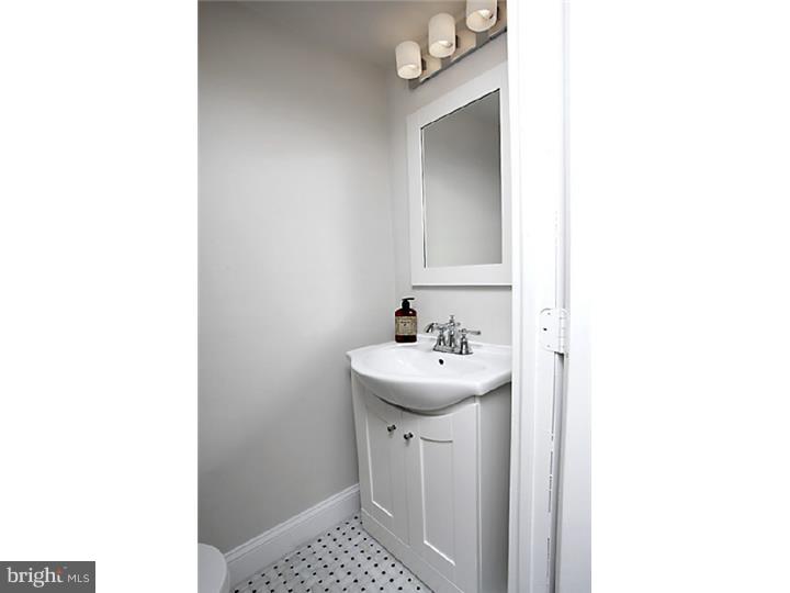 12404 Sweet Briar Road Philadelphia, PA 19154 - Photo 24 of 25 Bathroom