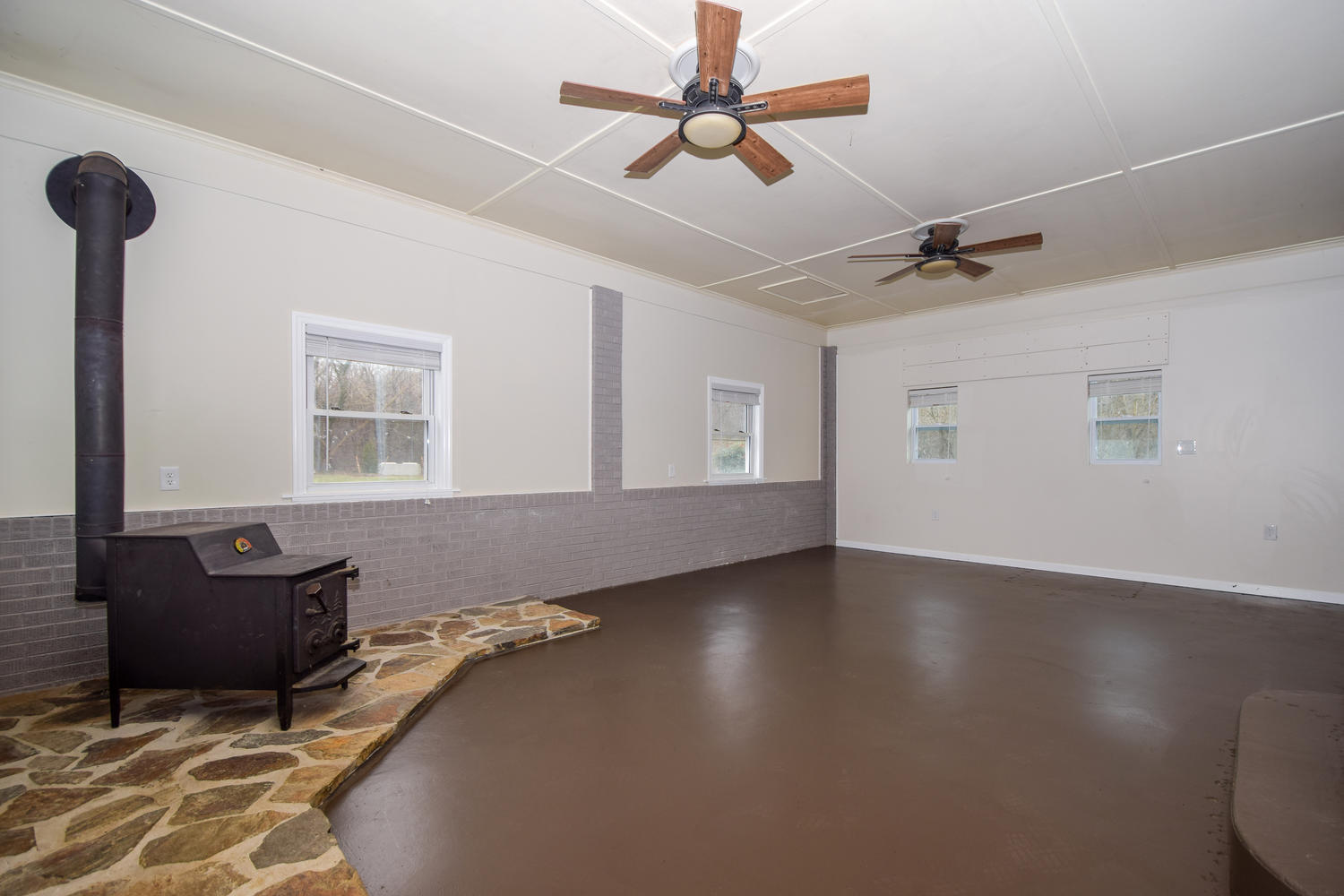 1903 Laura Road Northwest Roanoke, VA 24017 - Photo 8 of 26 1903 Laura Rd NW Roanoke VA-large-006-4-