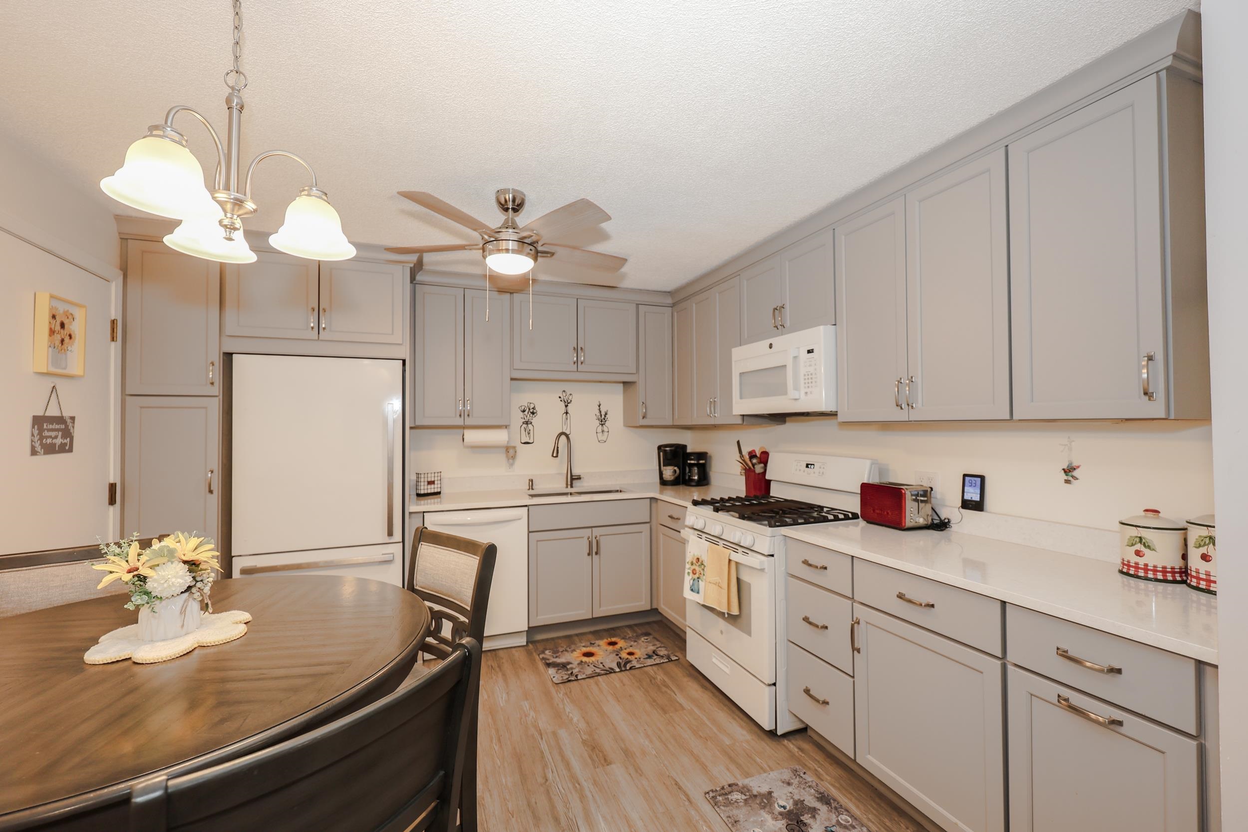 379 Huse Road, Unit 14 Manchester, NH 03103 - Photo 7 of 25