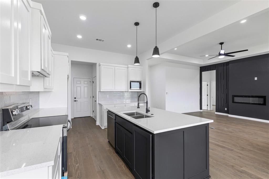 2061 Goodwyn Road Italy, TX 76651 - Photo 17 of 40 Gallery Image 17