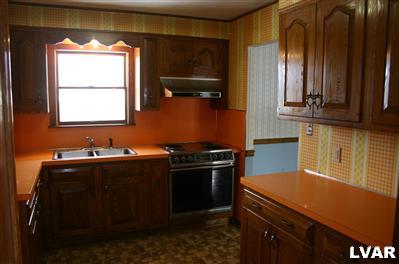 2944 Westminster Road Bethlehem, PA 18017 - Photo 4 of 7 Kitchen