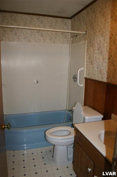 2944 Westminster Road Bethlehem, PA 18017 - Photo 6 of 7 Bath