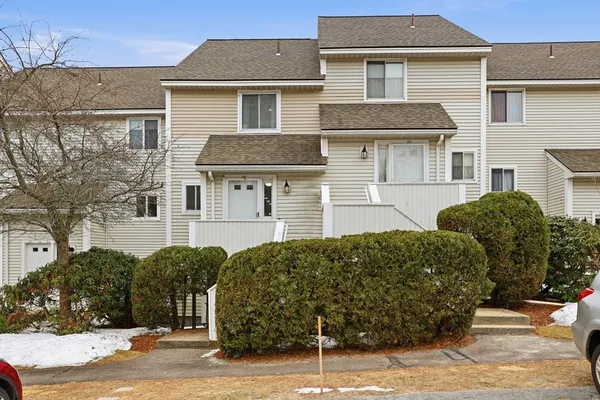 $389,900 | 100 Merrimack Avenue, Unit 156, Dracut, MA 01826