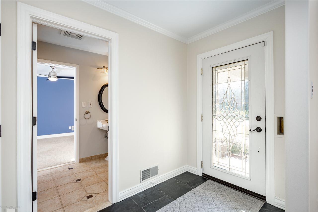 1476 South Renaud Road Grosse Pointe, MI 48236 - Photo 7 of 44 50031547-6.JPG