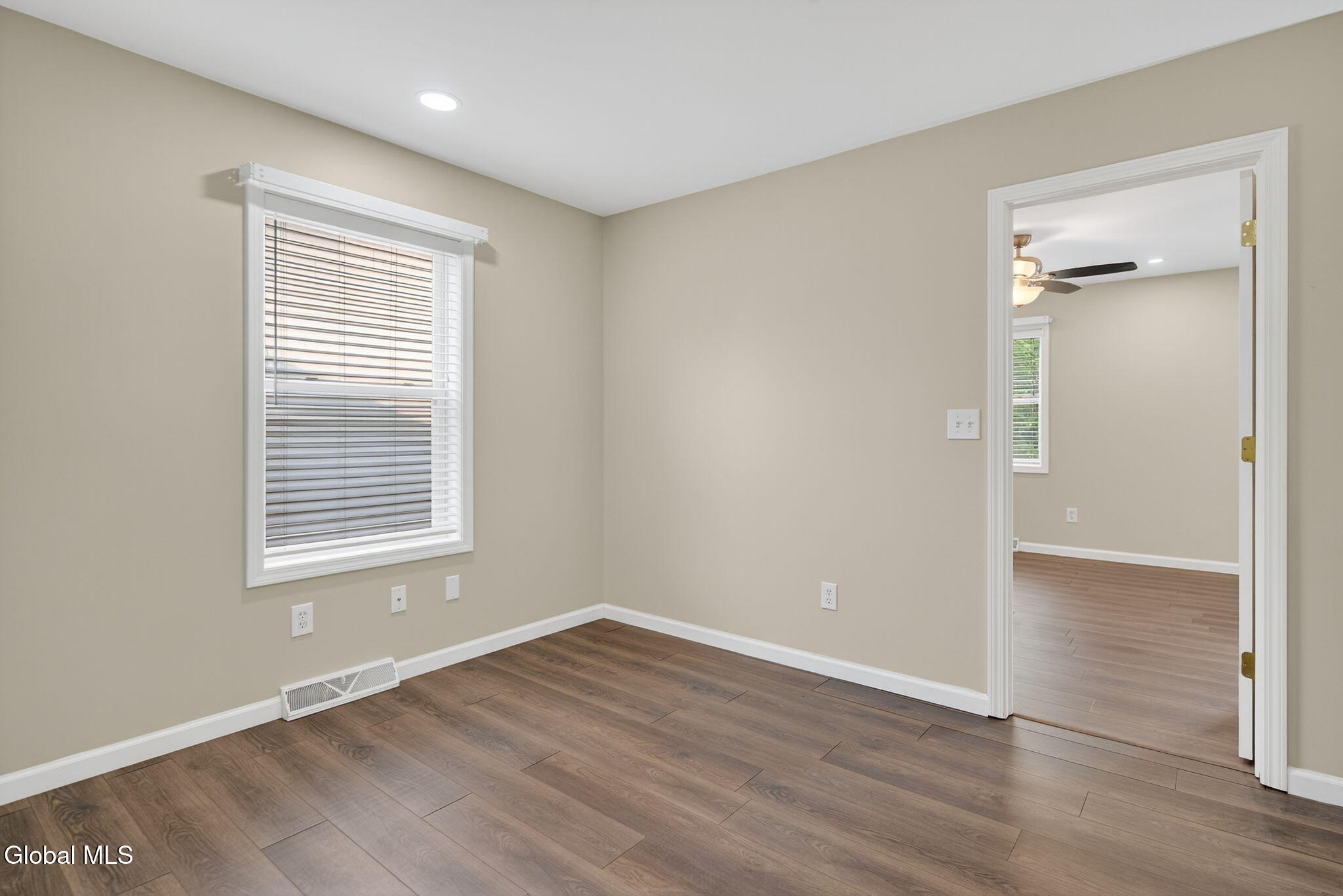 102 Harvard Road Colonie, NY 12189 - Photo 8 of 25 Interior 05