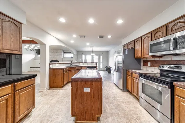 $475,000 | 143 Mach Road, Ennis, TX 75119