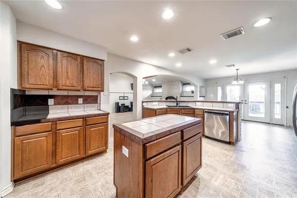 $475,000 | 143 Mach Road, Ennis, TX 75119