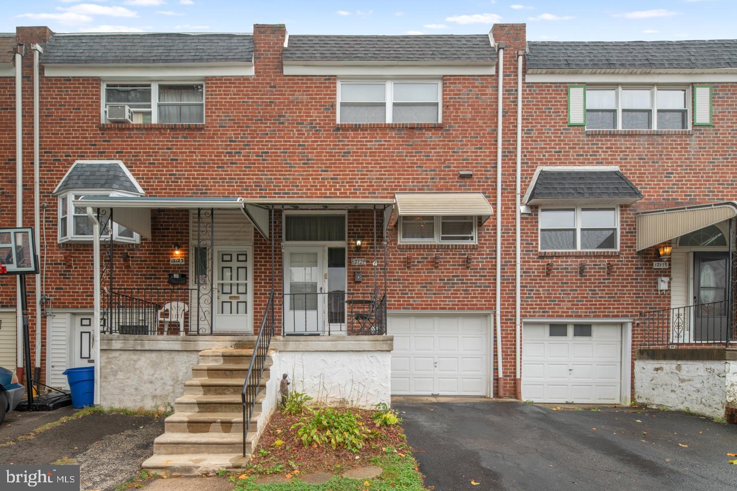 12121 Aster Road Philadelphia, PA 19154 - Photo 1 of 41