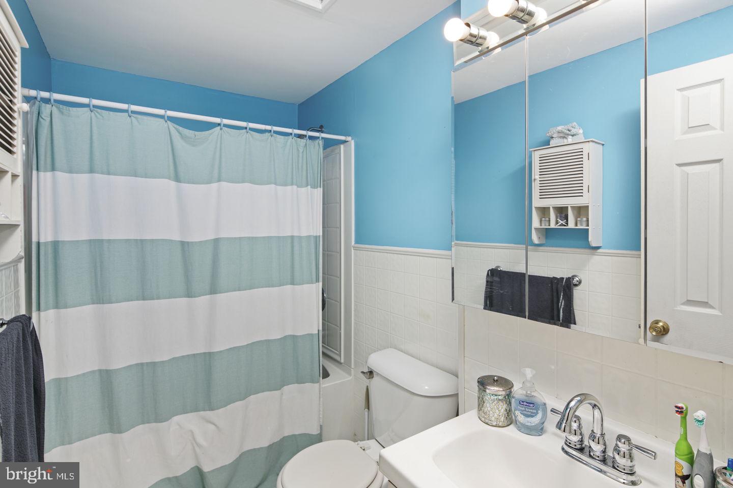 12121 Aster Road Philadelphia, PA 19154 - Photo 22 of 41