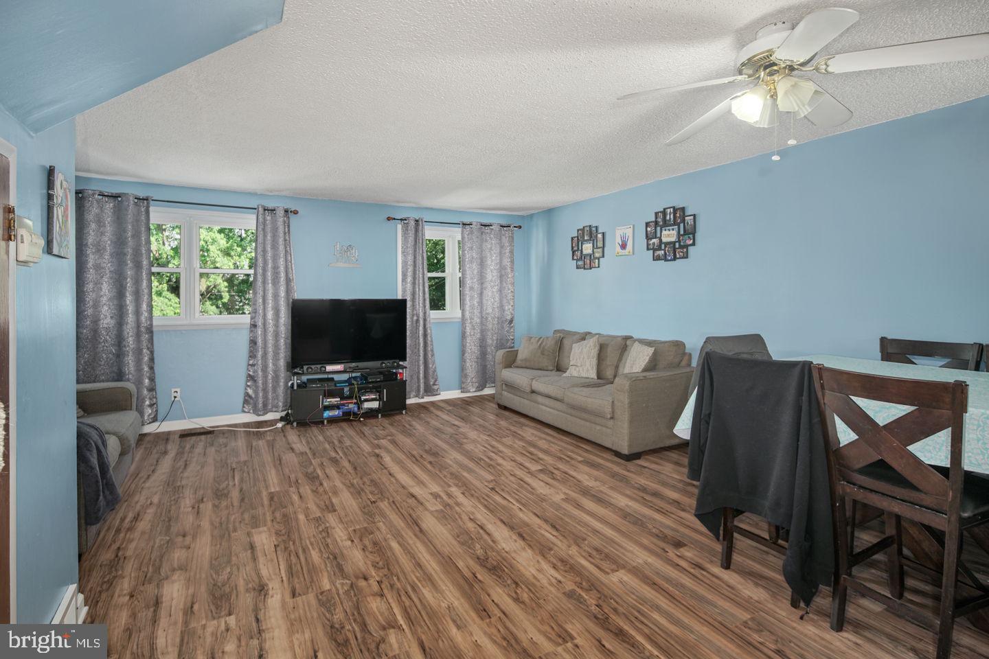 12121 Aster Road Philadelphia, PA 19154 - Photo 5 of 41