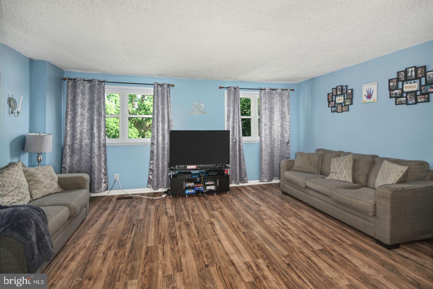 12121 Aster Road Philadelphia, PA 19154 - Photo 7 of 41