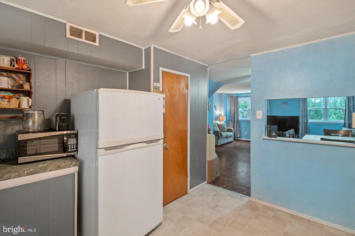 12121 Aster Road Philadelphia, PA 19154 - Photo 10 of 41