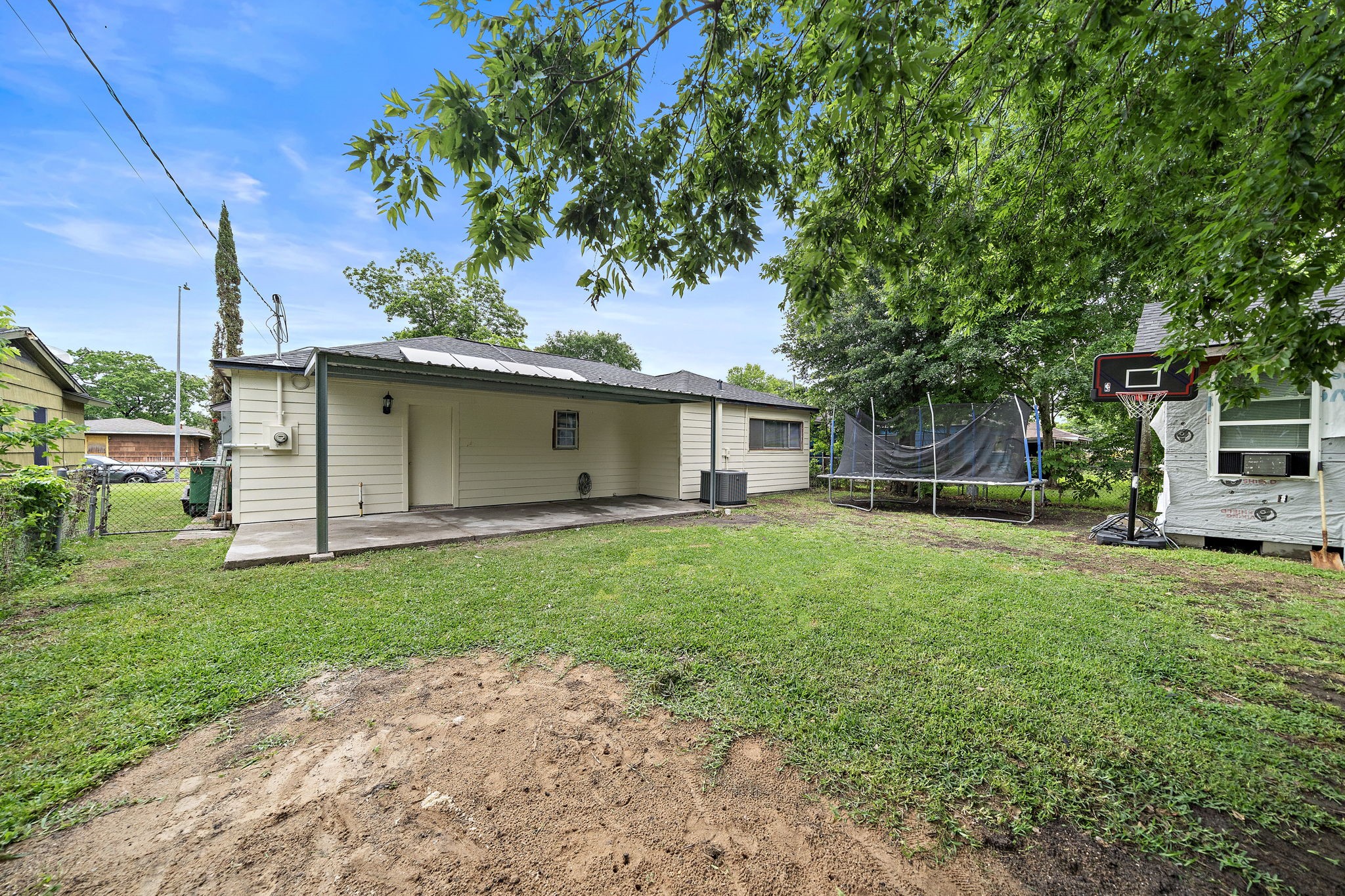 9118 St Lo Road Houston, TX 77033 - Photo 10 of 13 Covered Backyard Patio