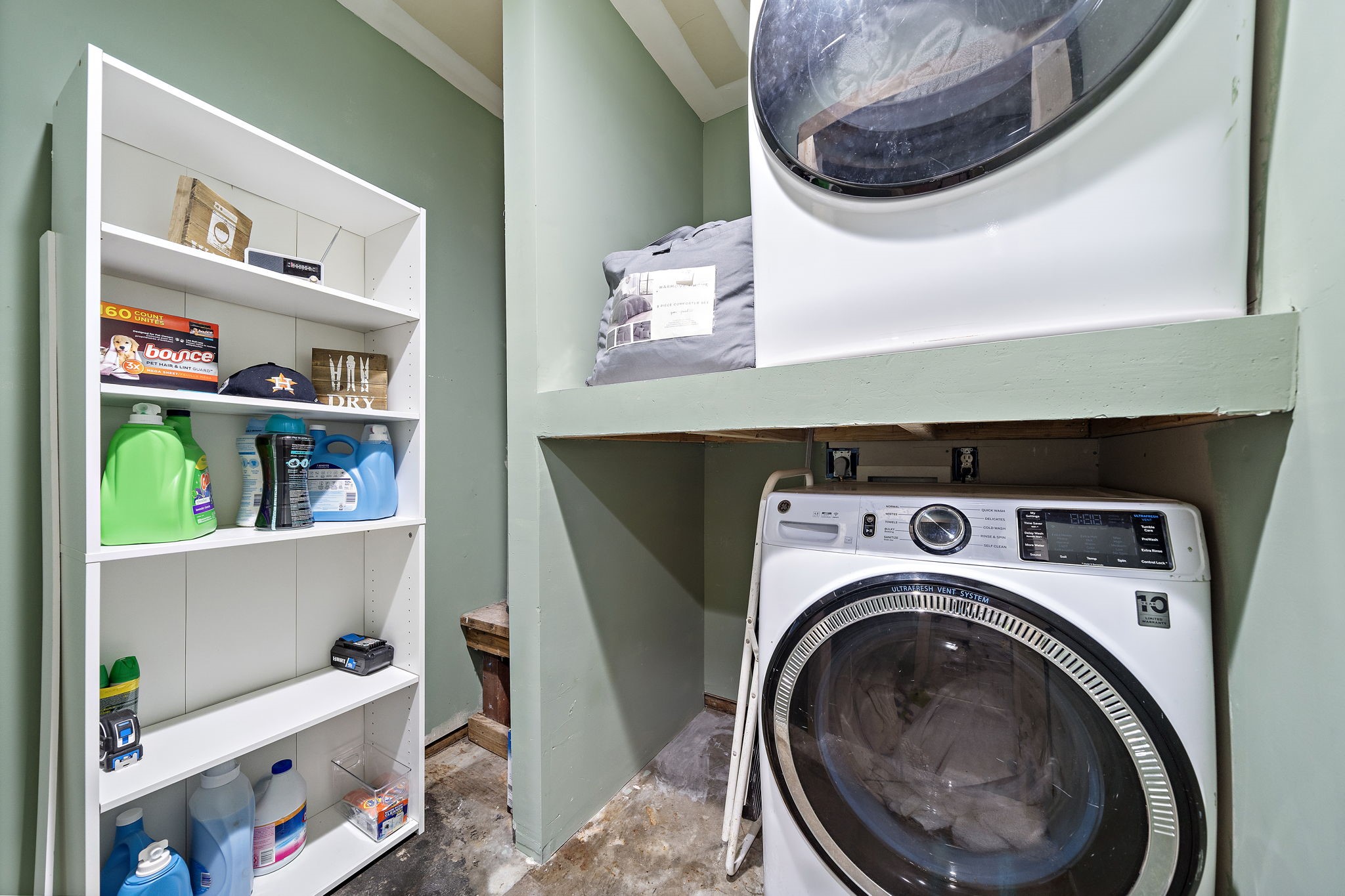 9118 St Lo Road Houston, TX 77033 - Photo 9 of 13 Utilty Room Inside Home