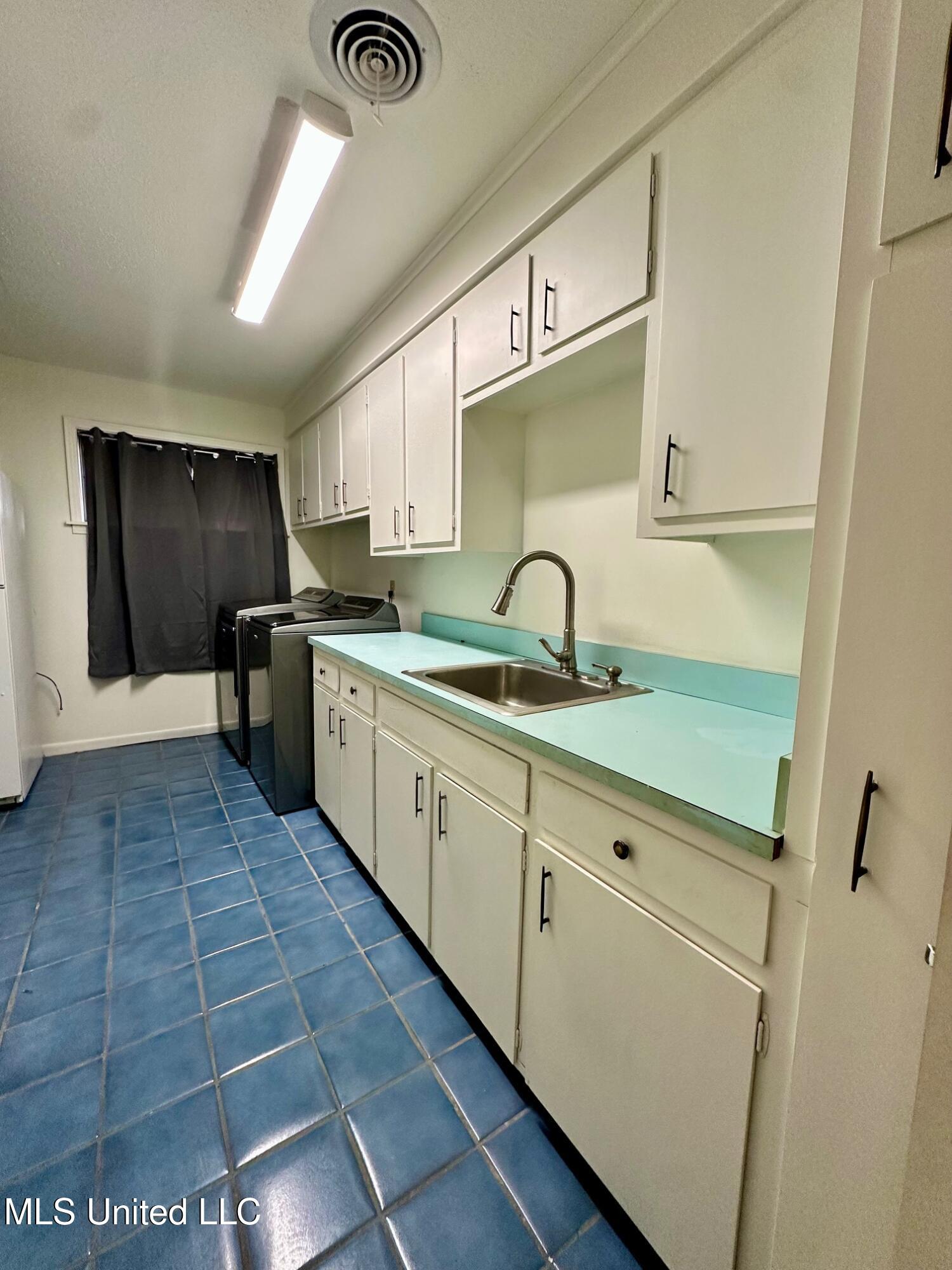 5018 Riverwood Circle Jackson, MS 39211 - Photo 18 of 60 IMG_5884