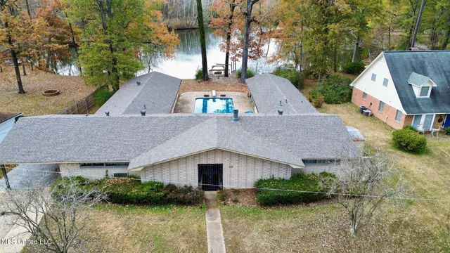 $325,000 | 5018 Riverwood Circle, Jackson, MS 39211